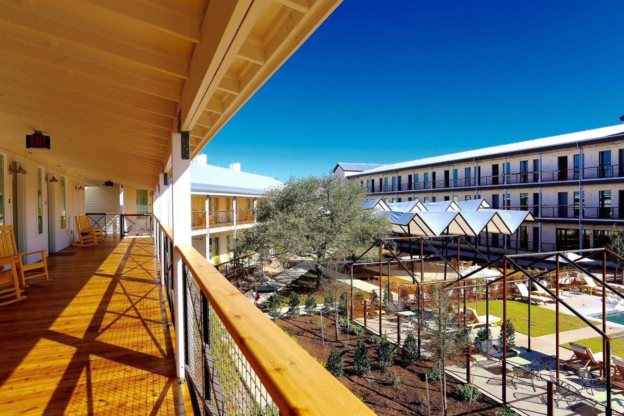 คาวัลรี คอร์ต, บาย วาเลนเซีย โฮเทล กรุ๊ป Hotel คอลเลจสเตชัน ภายนอก รูปภาพ